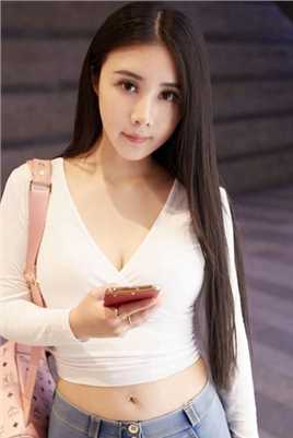 精选丰满身材美女紧身衣性感合集图册