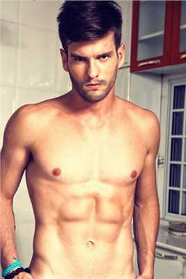 高清欧美帅哥大秀腹肌性感图片图集