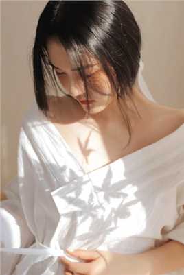 高清高挑美女白色浴袍香肩外露性感撩人合集图集