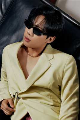 高清《小欢喜》周奇黑色墨镜复古时尚大片图集