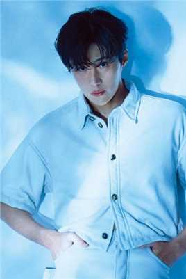 最新韩国实力演员金宣虎香水时尚简约合集壁纸